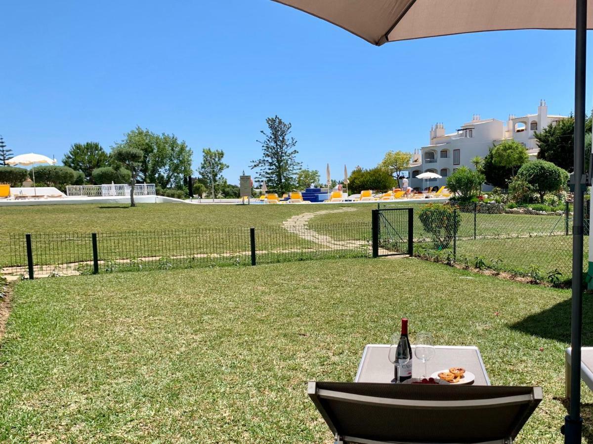 Charming Apartment With Private Garden & Pool Vilamoura Esterno foto