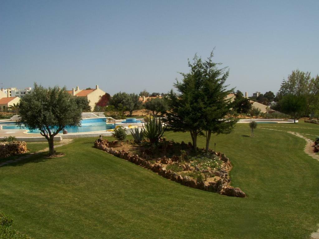 Charming Apartment With Private Garden & Pool Vilamoura Esterno foto