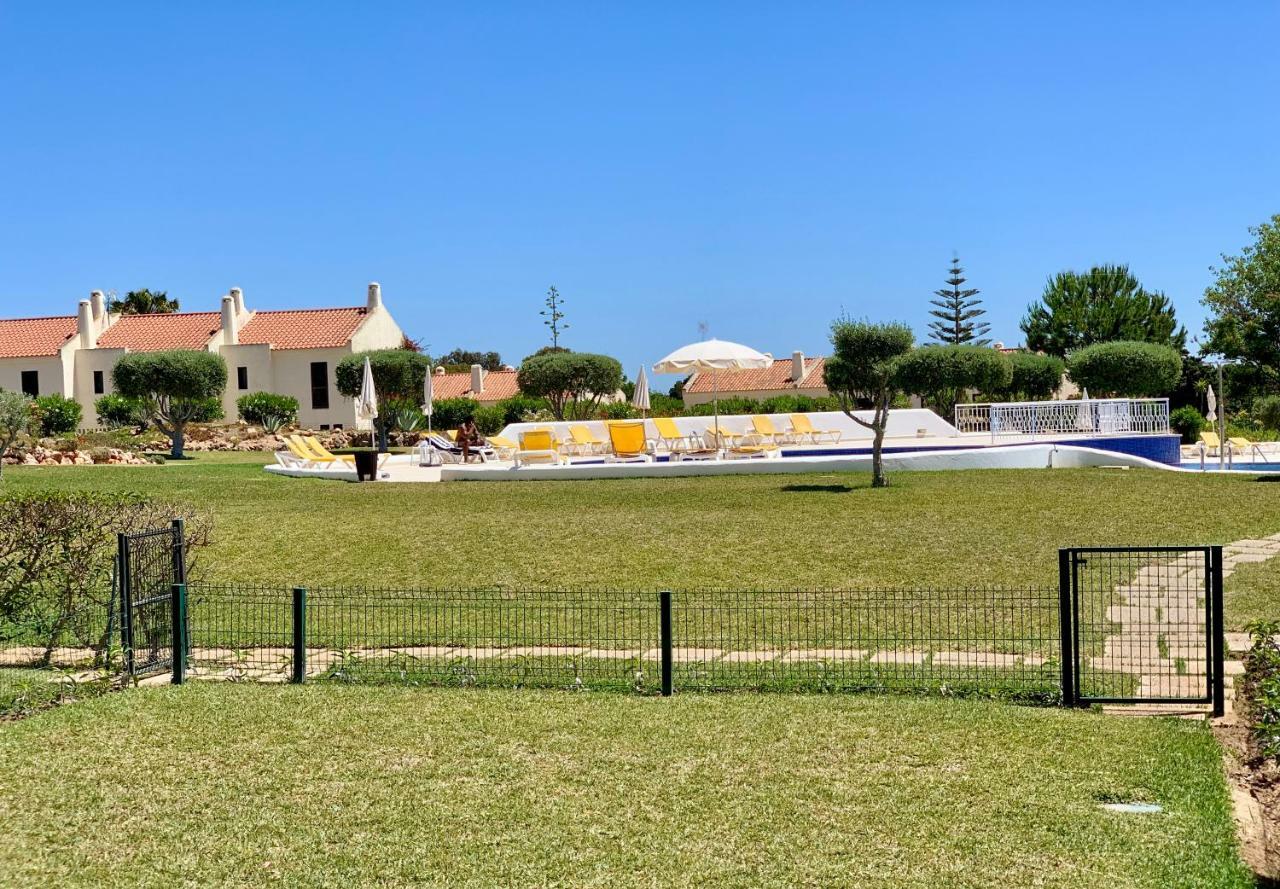 Charming Apartment With Private Garden & Pool Vilamoura Esterno foto